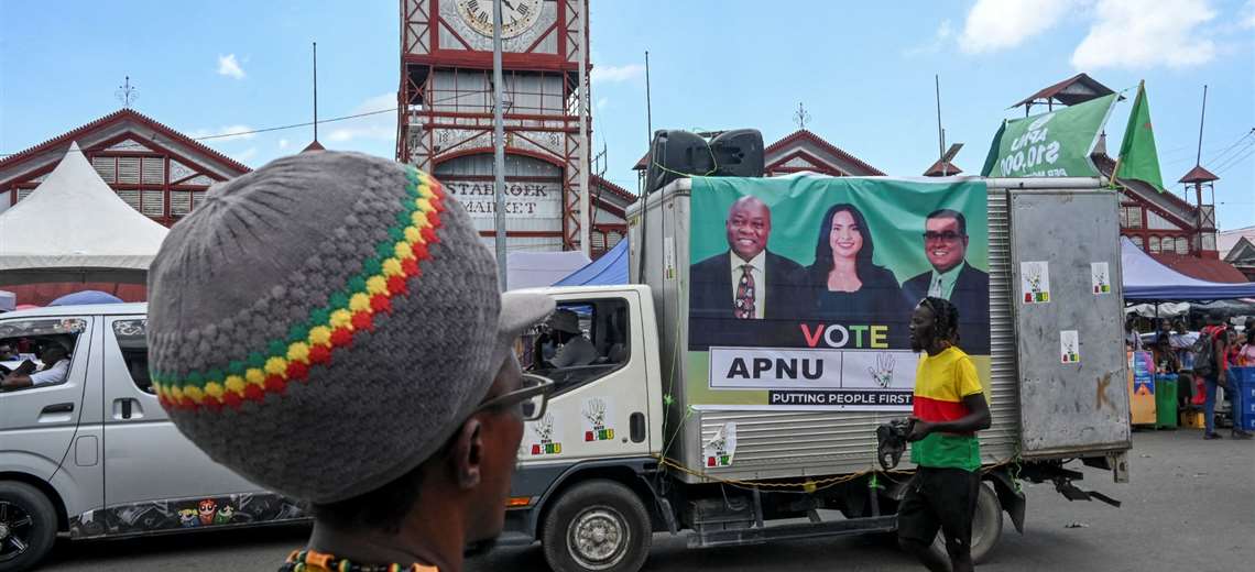 Guyana denuncia "disparos" desde Venezuela contra embarcación con material electoral