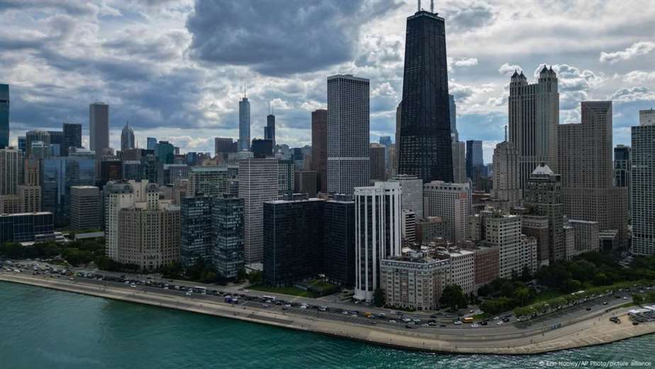 Demócratas alertan sobre "invasión" militar en Chicago