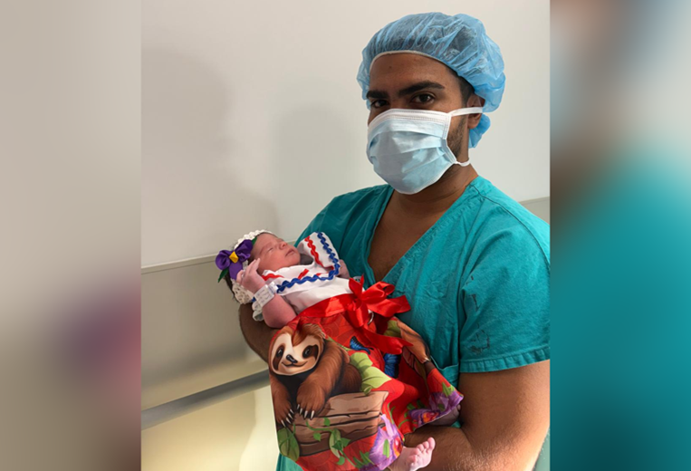 Hospital México da la bienvenida a las bebés de la Independencia