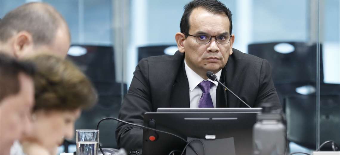Extienden por tres meses más la suspensión de Randall Zúñiga en el OIJ