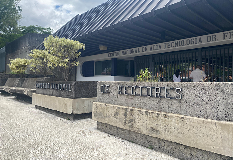 Rectores aplazan sesión ampliada sobre distribución del FEES a solicitud de ministro - Imagen de la noticia