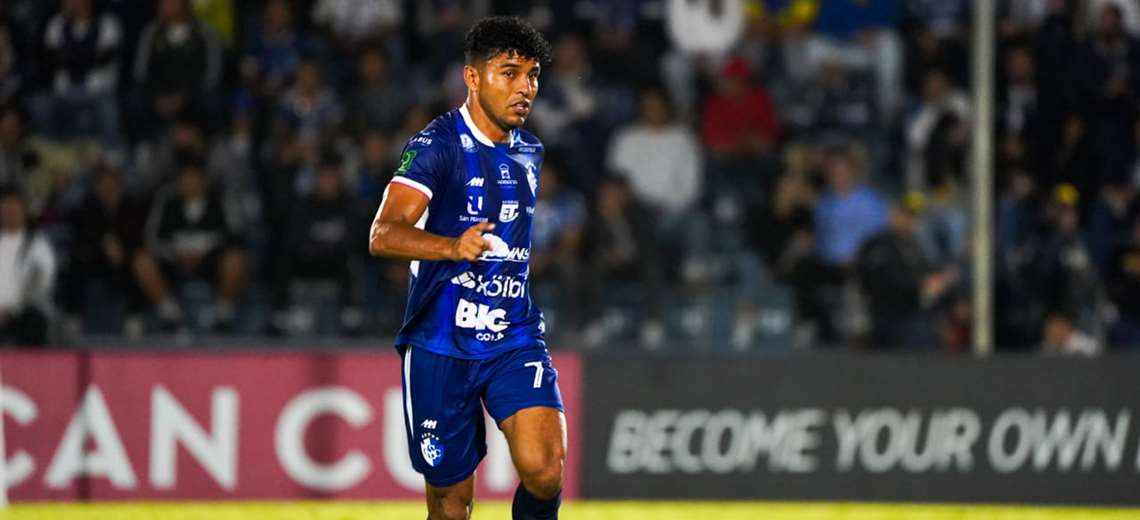 Así fue el enfrentamiento entre Venegas y Briceño al final del partido de Cartaginés
