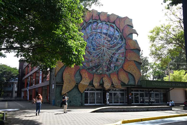 UCR gasta en su personal de Rectoría más que las otras cuatro universidades juntas