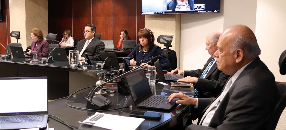 Magistrados, ministros y presidentes ejecutivos a punto de perder carros de uso discrecional  - Imagen de la noticia