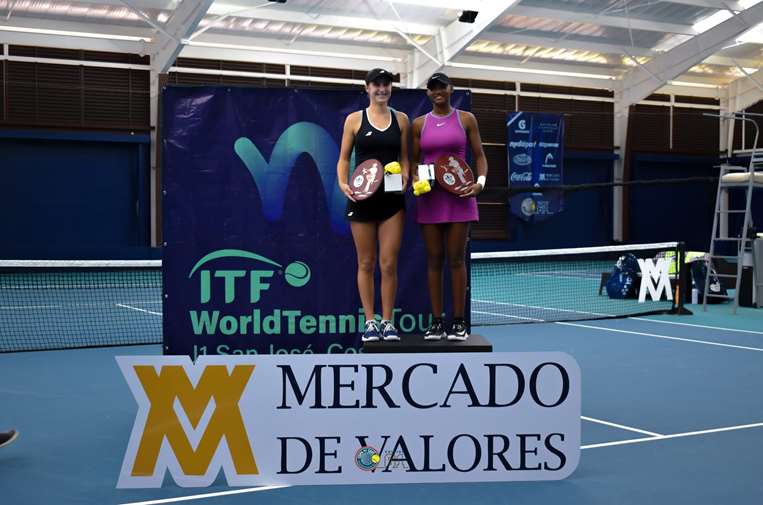 Campeonas dobles femeninas Copa del Café. Foto de : Copa del Café 