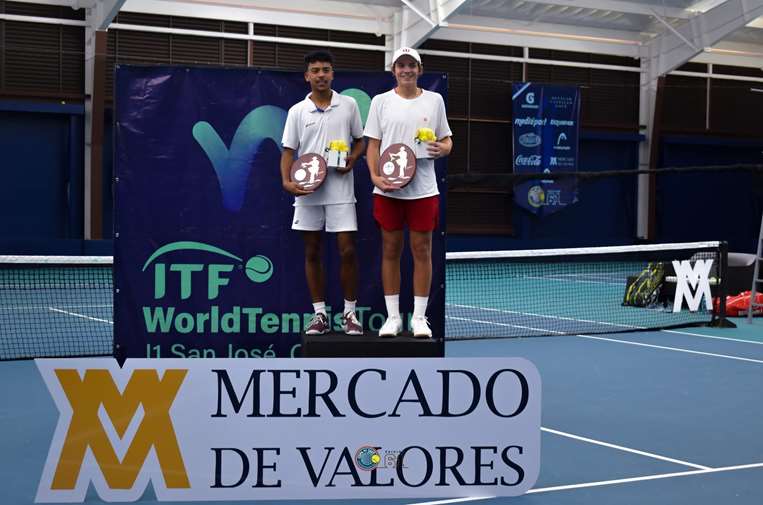 Campeones dobles masculino Copa del Café. Foto de : Copa del Café