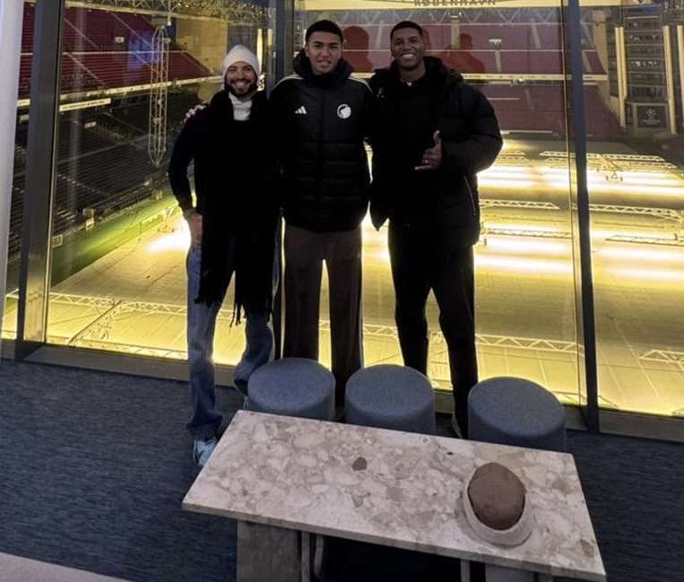 Daniel Solís junto a Kenay Myrie. Foto: Cortesía