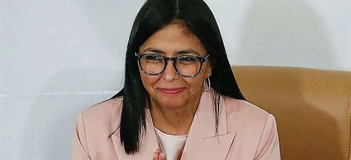 Presidenta de Venezuela promete aumentar salarios