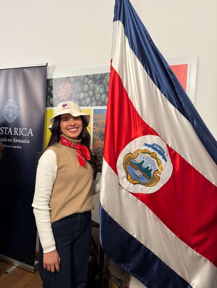 El Himno Nacional acompaña el voto de costarricenses en Alemania