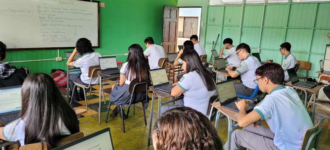 Ministro presentará plan para retomar exámenes de certificación en noveno año - Imagen de la noticia