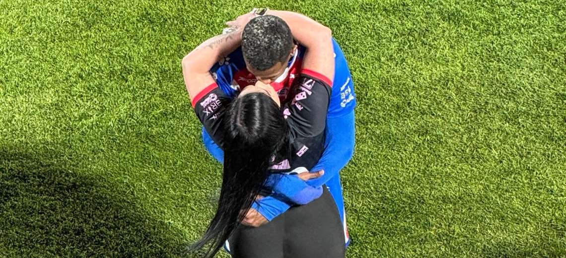 ¡No habrá boda! Legionario tico que pidió matrimonio en la cancha terminó con su novia - Imagen de la noticia