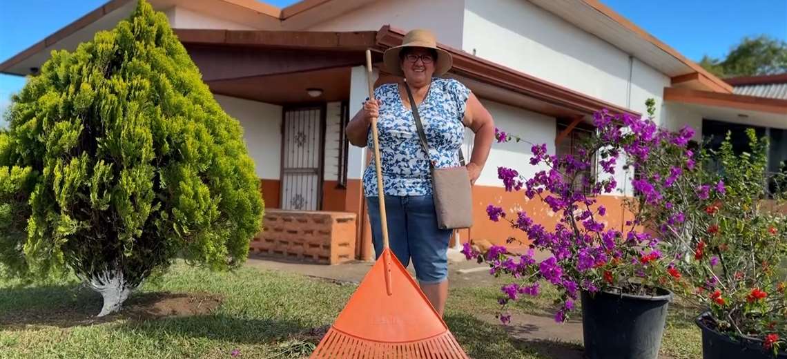 En Santa Bárbara todos conocen a la mujer que nunca deja de sonreír - Imagen de la noticia