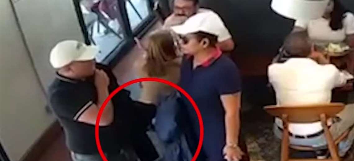 Video: Pareja roba bolso en restaurante y gasta $5.000 en minutos - Imagen de la noticia