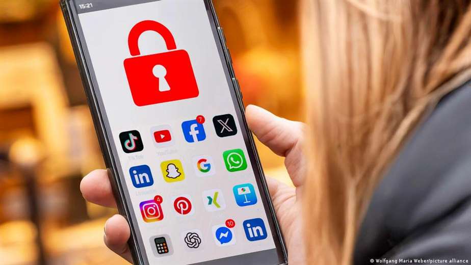 ¿Menores sin redes sociales? Europa mira el ejemplo de Australia - Imagen de la noticia