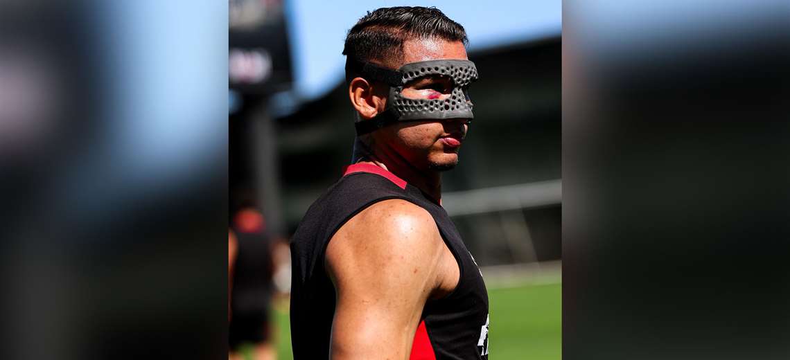 Con máscara incluida: Así entrena Fernando Piñar tras el clásico - Imagen de la noticia