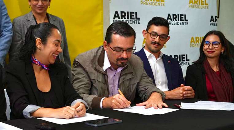 Pacto opositor Frente Amplio