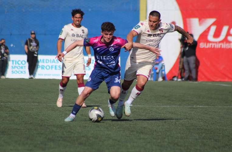 Guadalupe FC ante Saprissa