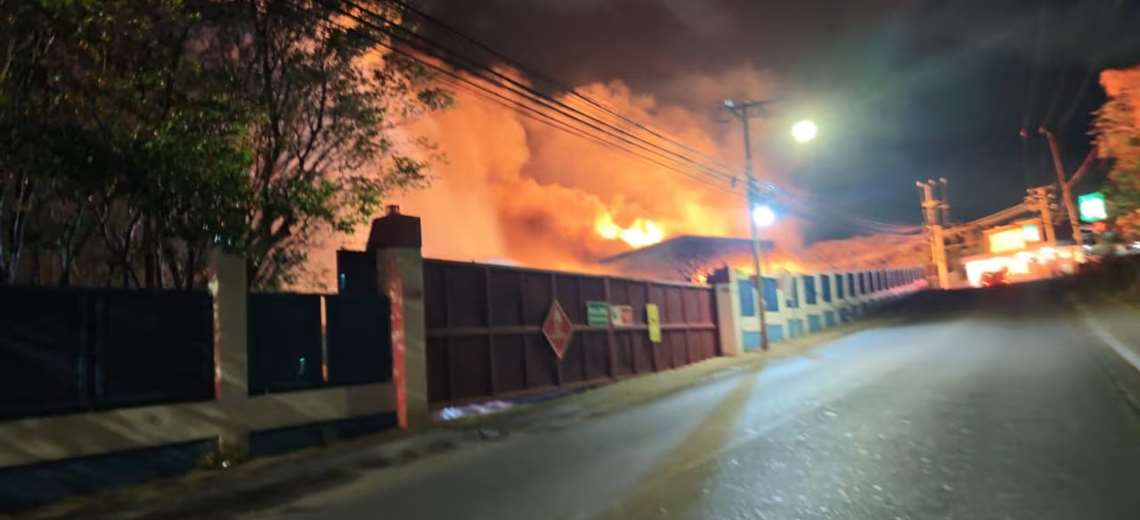 Vecinos de residencial se organizan tras explosión en planta de gas: “Que sea reubicada” - Imagen de la noticia