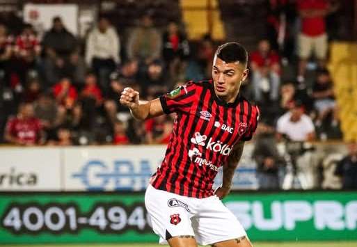 Malcom Pilone se perderá nueve meses tras lesión de rodilla - Imagen de la noticia