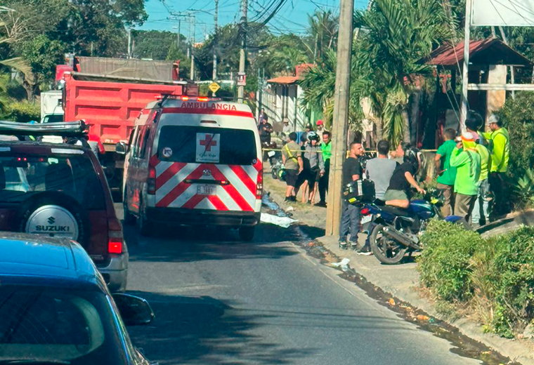 Motociclista muere atropellada por vagoneta en Alajuela - Imagen de la noticia