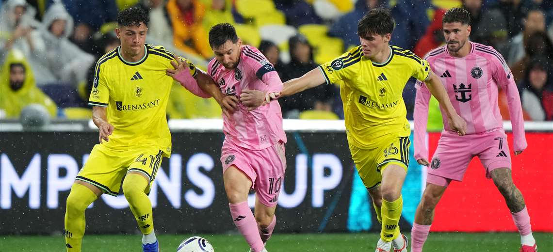 Así llegan los legionarios convocados por Batista a La Sele - Imagen de la noticia