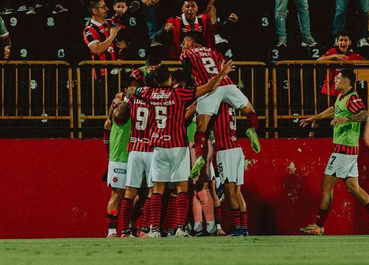 Alajuelense golea a Pérez Zeledón y ahora piensa en Los Angeles FC
