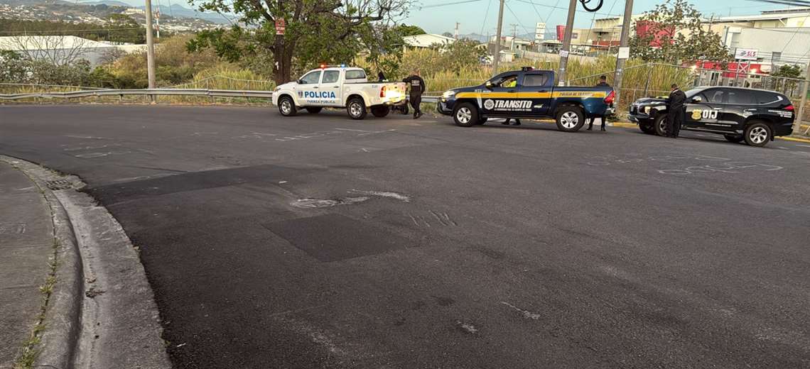 Motociclista muere tras derrapar y chocar contra baranda en Heredia - Imagen de la noticia
