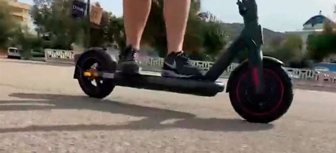 Boom de 'scooters' eléctricos en Costa Rica abre debate por falta de regulación - Imagen de la noticia