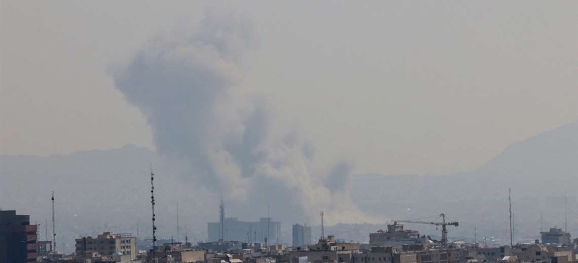 Irán asegura haber derribado un caza estadounidense sobre su territorio