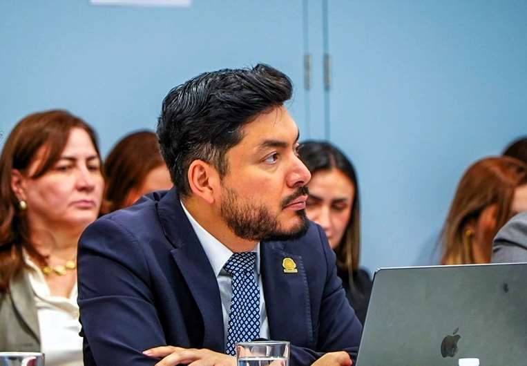 Negociación del FEES