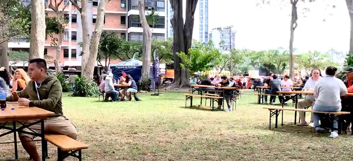 Comercios del centro de San José podrán atender en aceras y bulevares con permiso municipal - Imagen de la noticia