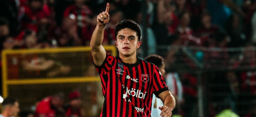 Van der Putten otra vez lidia con una de las peores lesiones en el fútbol