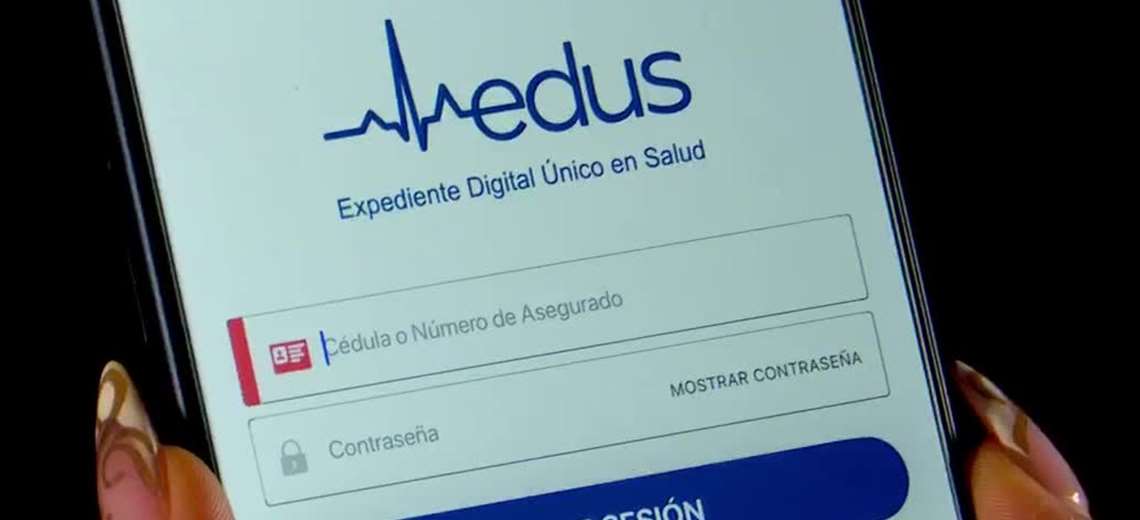 Paciente denuncia a dos doctoras que ingresaron 27 veces a su EDUS sin autorización - Imagen de la noticia