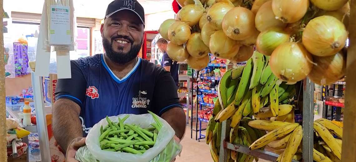 Caminaba vendiendo verduras y hoy tiene su propio negocio: la historia de Chente en Aserrí
