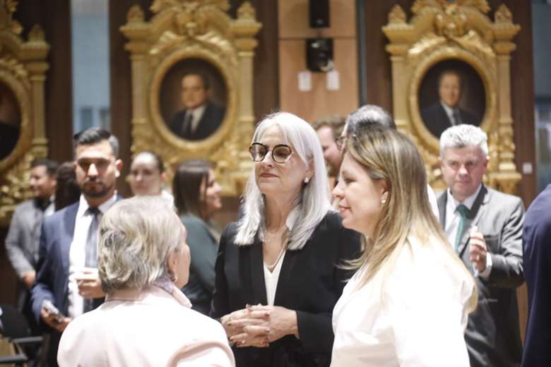 “Lo digno sería renunciar a la curul”: esto dice Abril Gordienko sobre darle la espalda al PUSC