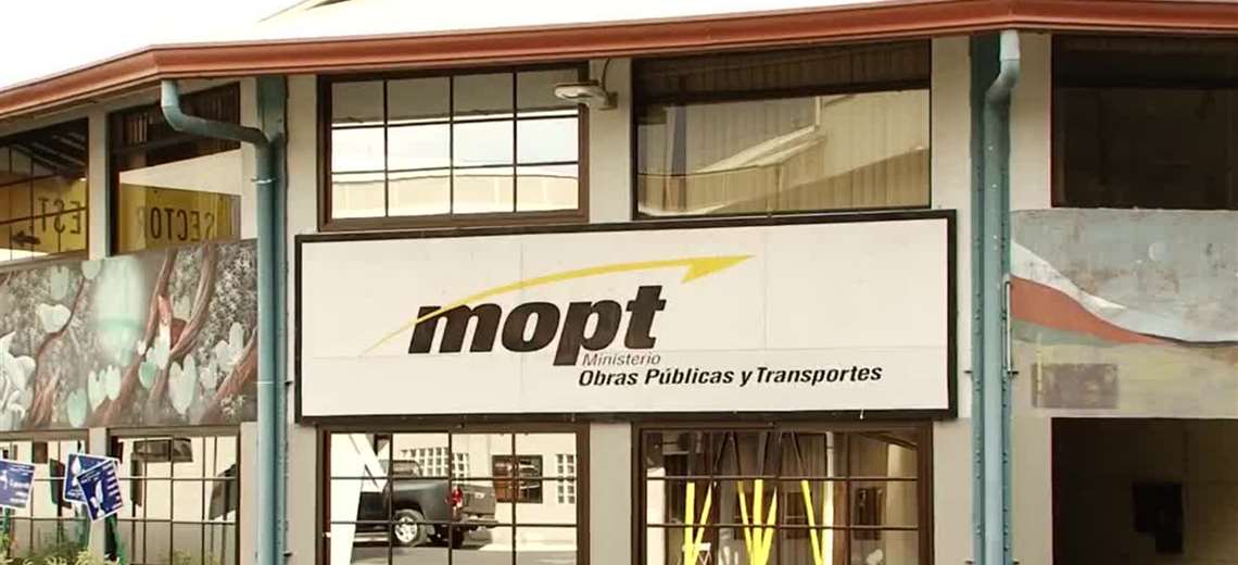 Licencia digital y exámenes teóricos virtuales pueden estar listos este año, asegura MOPT - Imagen de la noticia