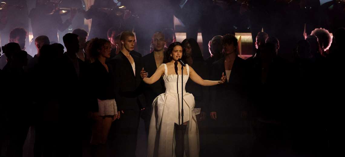 Rosalía suspende su concierto en Milán por una intoxicación alimentaria - Imagen de la noticia