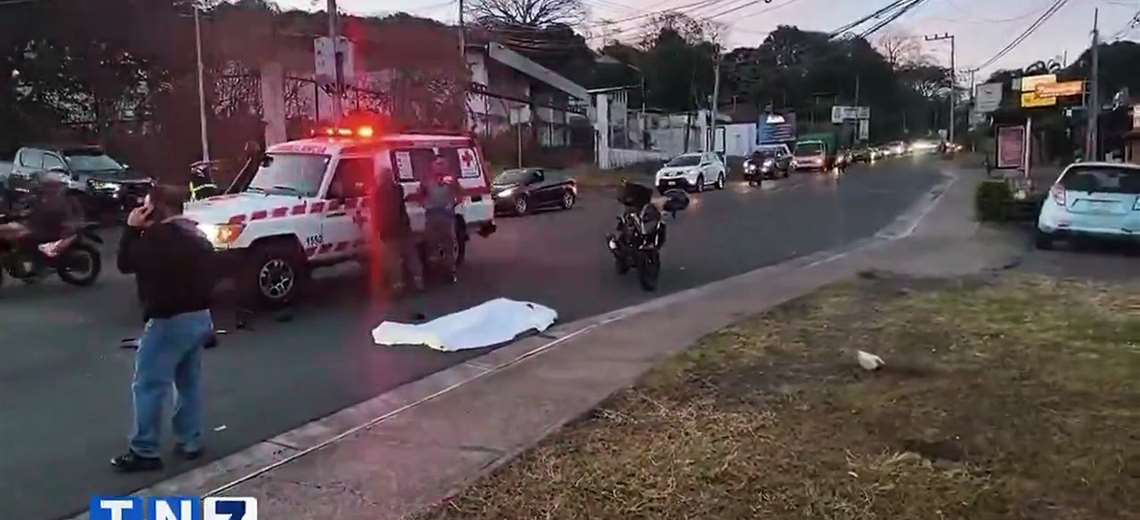 Mujer muere atropellada frente a supermercado en Ciudad Colón