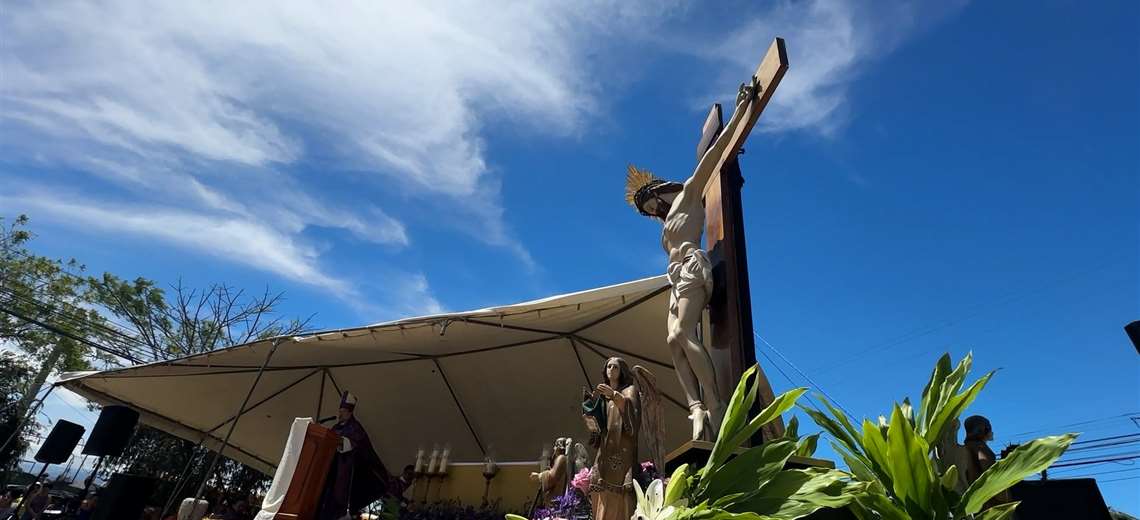 Un siglo de fe: San Isidro celebra los 100 años de su Cristo Crucificado