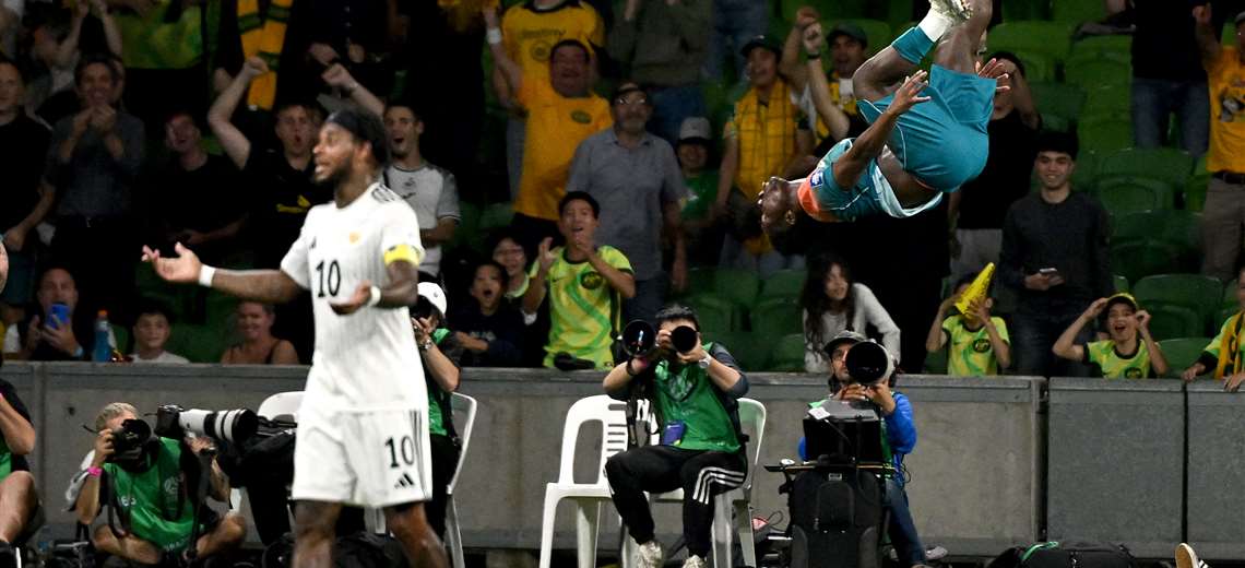 Video: Un jugador de Australia bailó como Michael Jackson para celebrar un gol - Imagen de la noticia