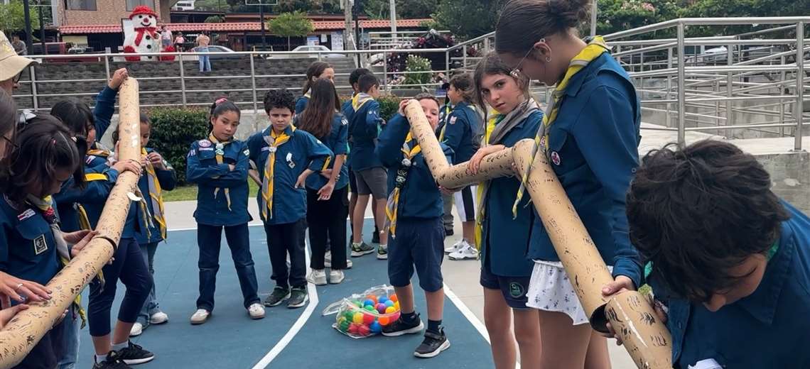 Un parque, un pañuelo y una madre que volvió para recordar cómo el escultismo cambió una vida - Imagen de la noticia