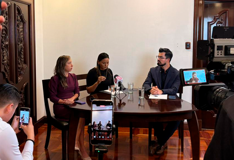 Marulín Azofeifa denuncia penalmente a Fabricio Alvarado por presunto abuso sexual - Imagen de la noticia