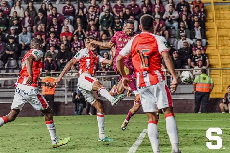 ¿Paradela, Marcel? Acá las alineaciones para Saprissa-Herediano
