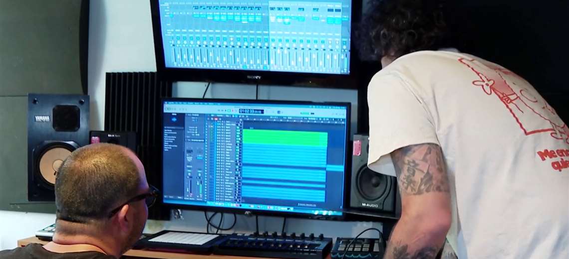 Músicos costarricenses dan nueva vida a instrumentos precolombinos milenarios