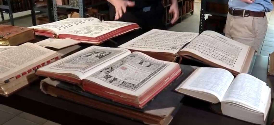 Reliquias de papel: así se conservan libros milenarios en el Seminario Nacional - Imagen de la noticia