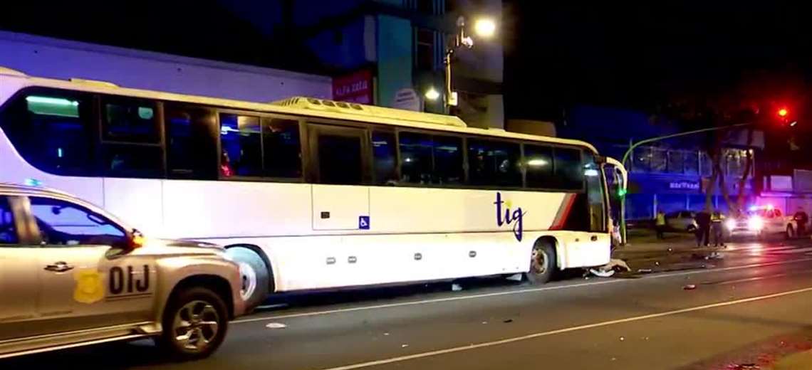 Motociclista muere en accidente frente al Hospital de Niños