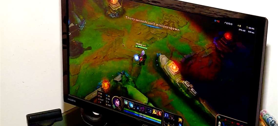 Plan para prohibir redes sociales en menores restringe chats de voz en videojuegos