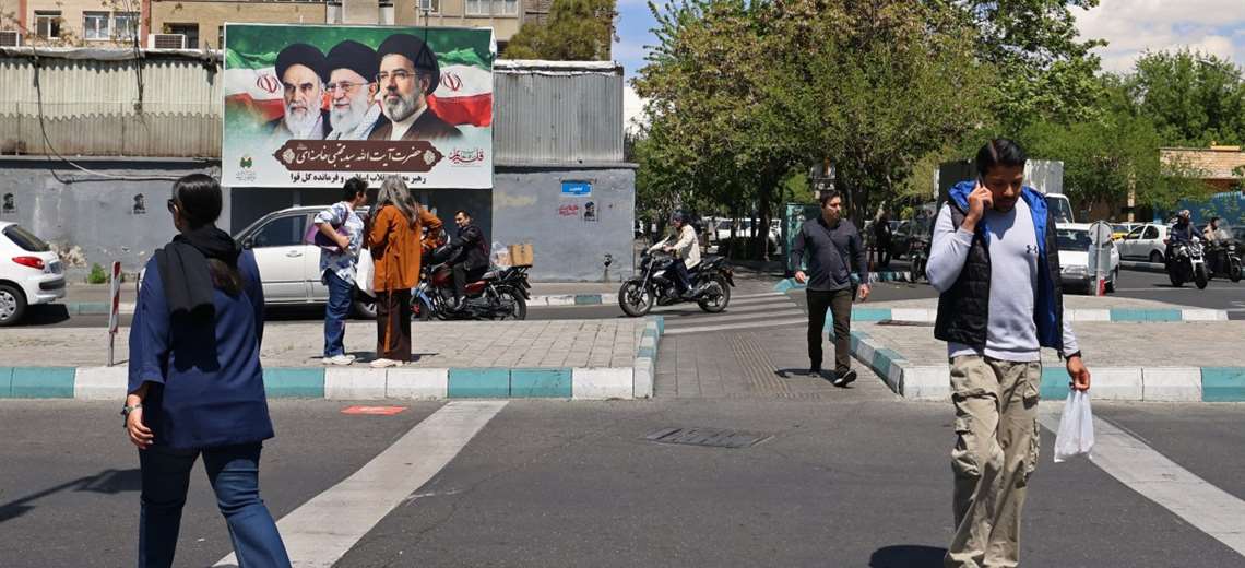 Nobel de la Paz encarcelada en Irán, en estado crítico, según familiares