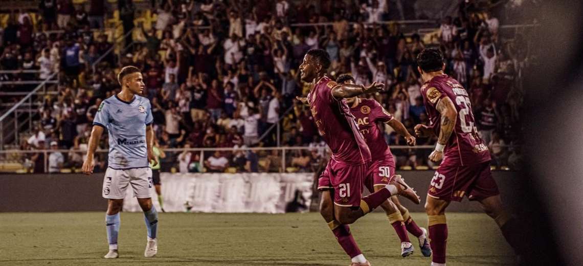 Fidel Escobar se fue con premio en la final del Torneo de Copa
