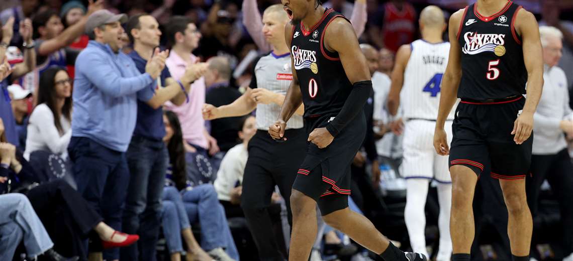 Maxey lidera a los Sixers a playoffs; Warriors eliminan a Clippers